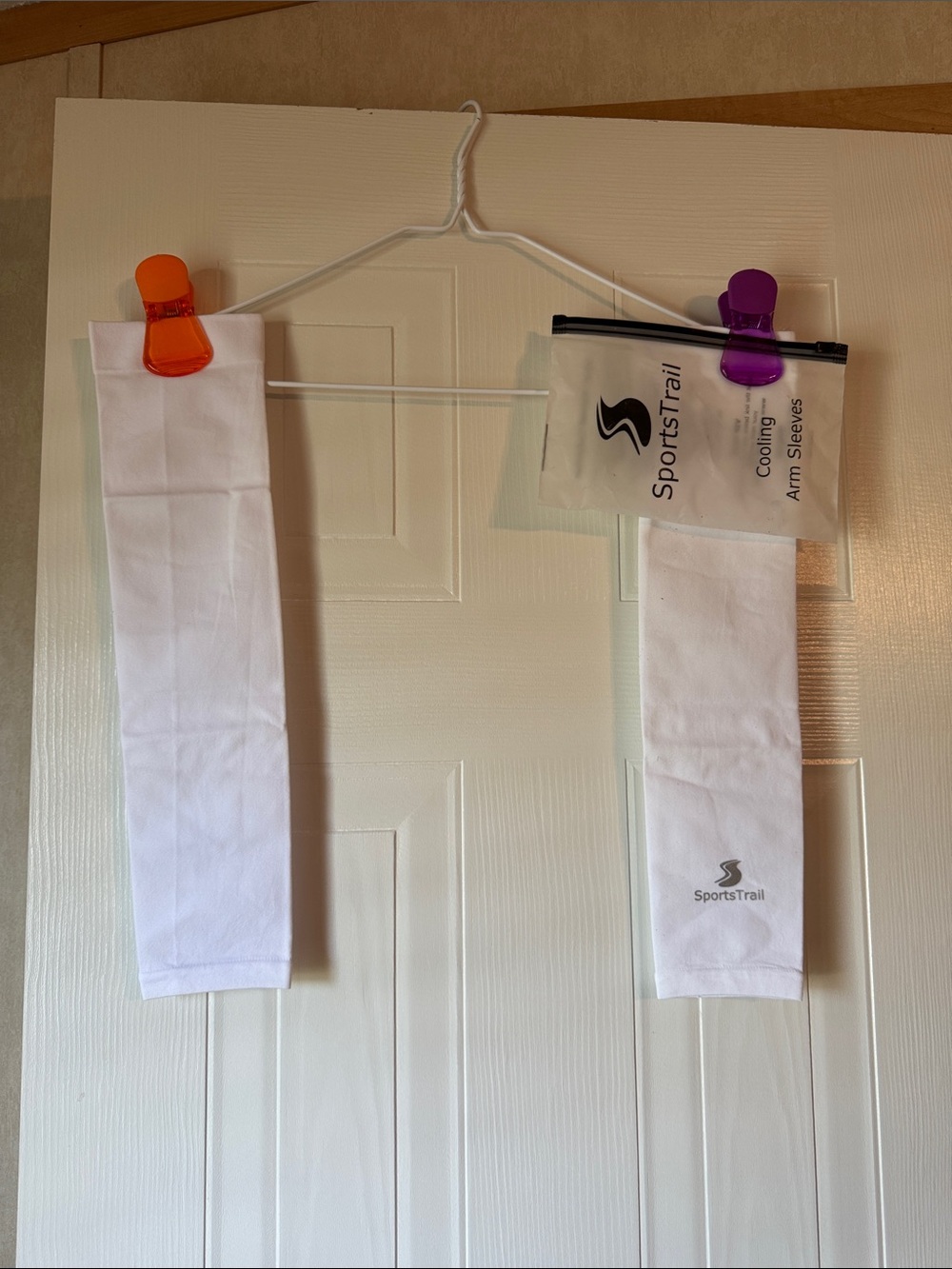 Women White Cooling Arm Sleeves